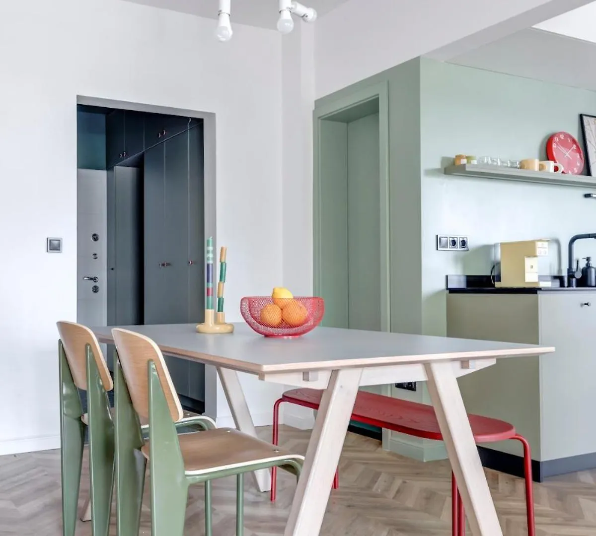 Quiet Elegance In Sofia Center Apartment